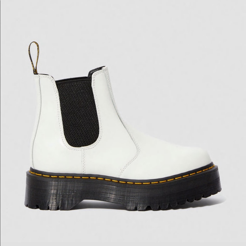 Dr. Martens | 2976 Quad Platform Chelsea Boots